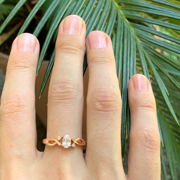 18KFashion Spiral Rose Gold Women Ring - Picture 4 of 7